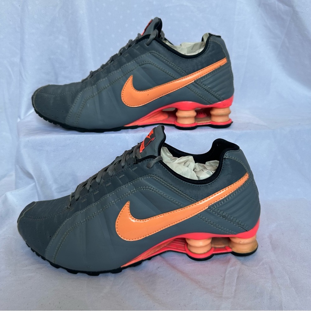 Women's Nike Shox size 9 Gray and Orange